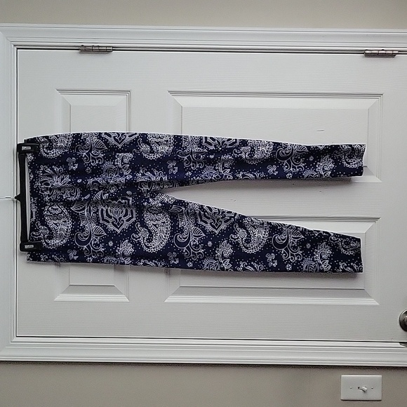 Women's Leggings - Picture 1 of 13